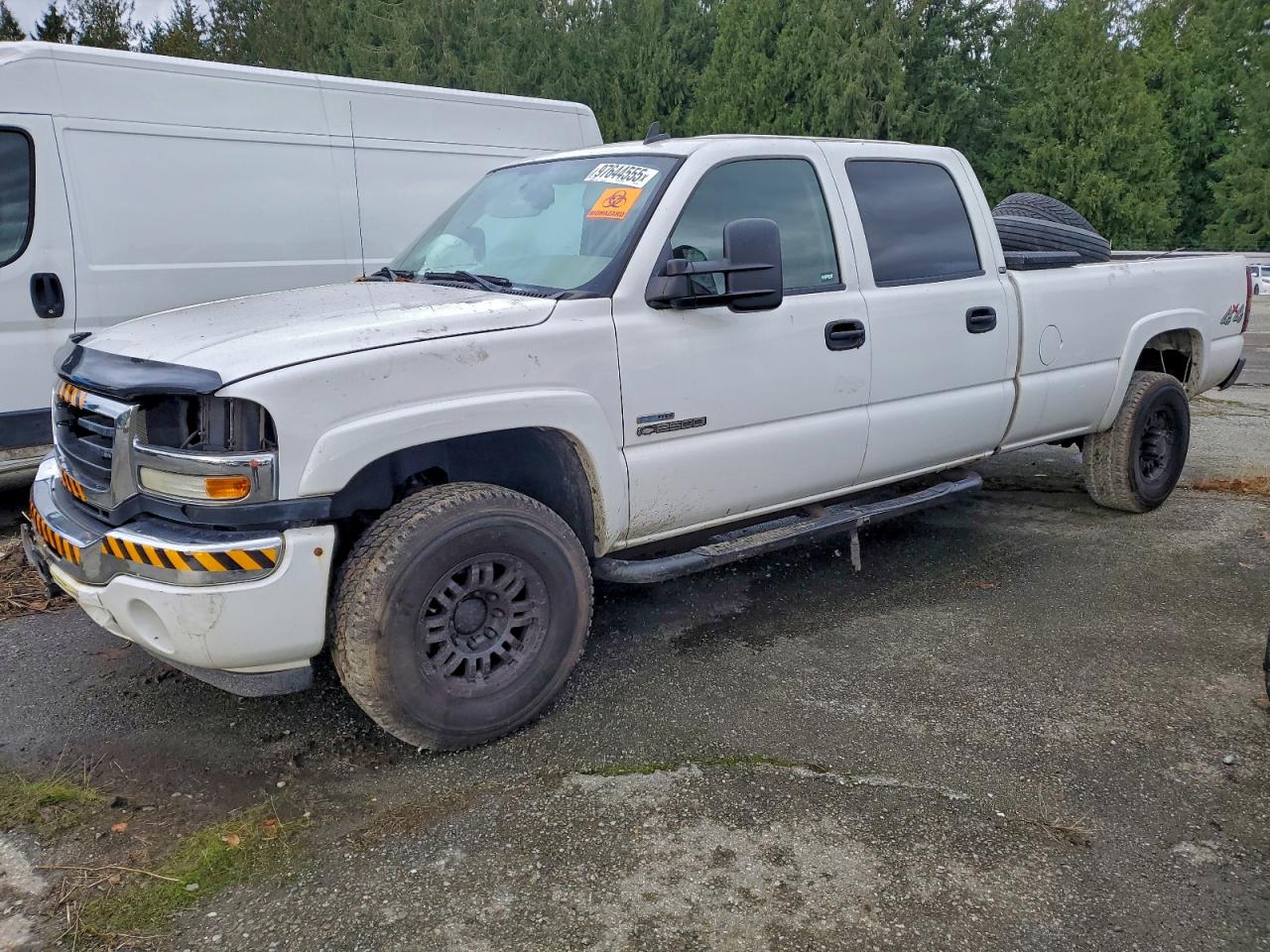 2007 GMC Sierra 3500 SRW Work Trk, VIN 1GTHK33D17F127957 — Front end