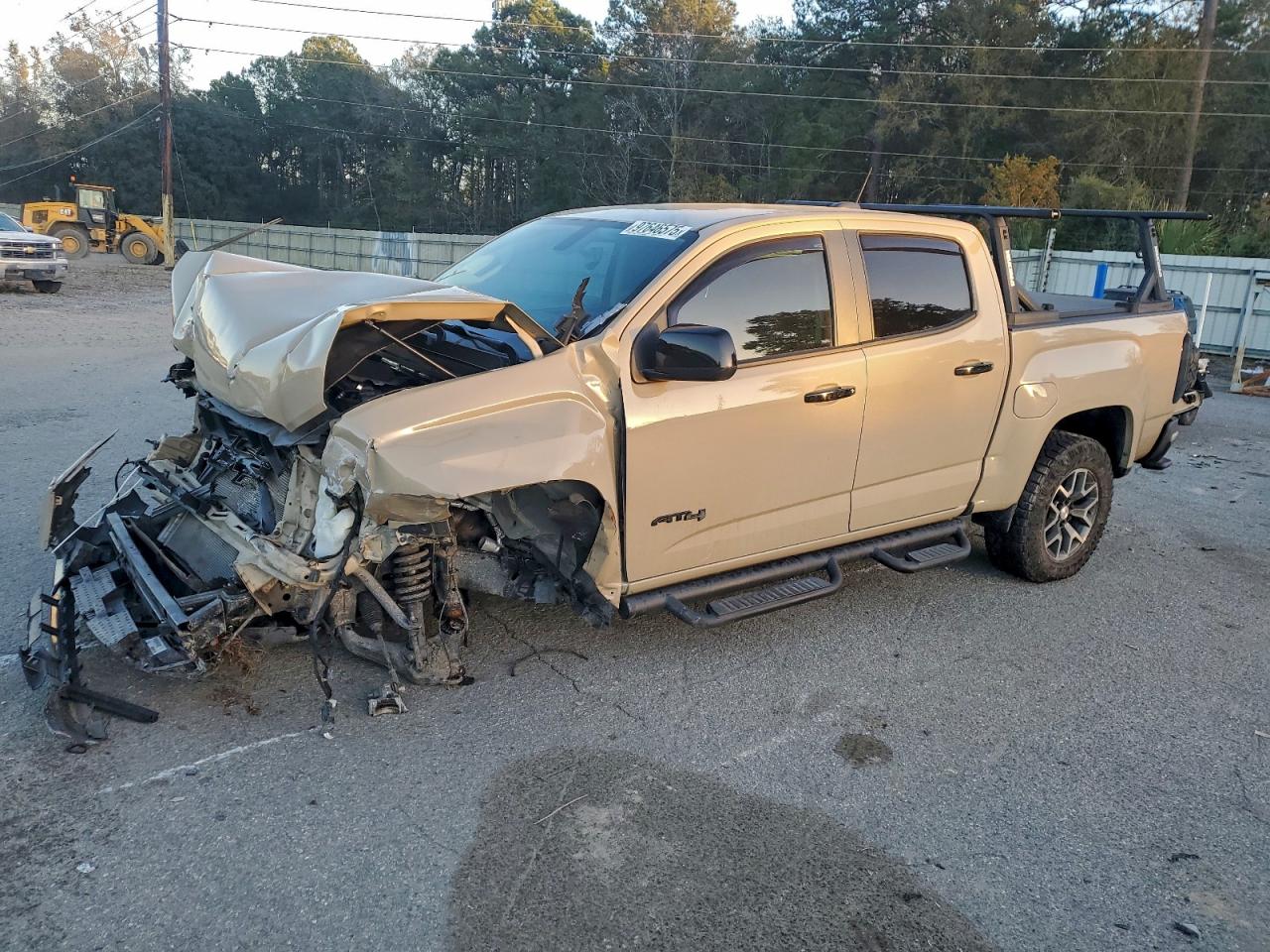2022 GMC Canyon 4WD AT4, VIN 1GTG6FEN5N1290449 — Front end