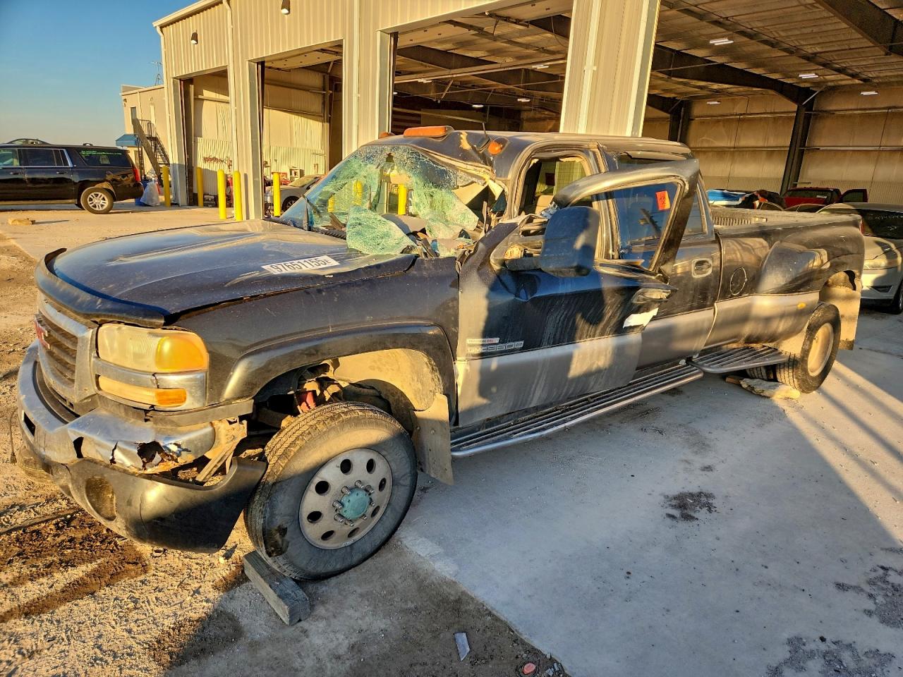 2003 GMC Sierra 3500 SLE, VIN 1GTJK33173F159118 — Roof