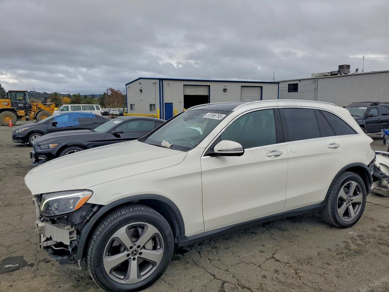 2018 Mercedes-Benz GLC 300, VIN WDC0G4KB4JV099051 — Rear end