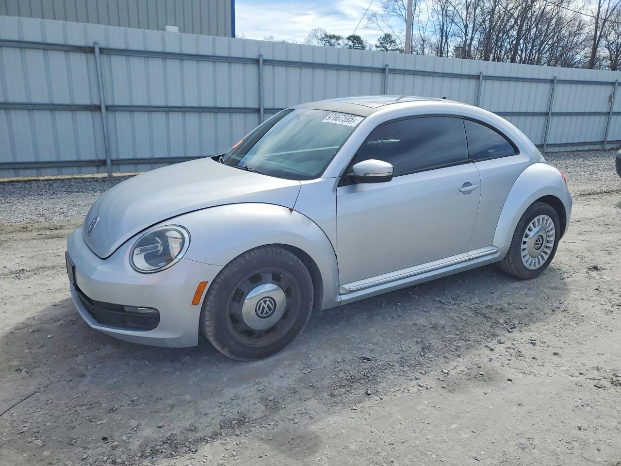2014 Volkswagen Beetle 2.5L, VIN 3VWJX7AT4EM617937 — Фото с аукциона 1 of 12