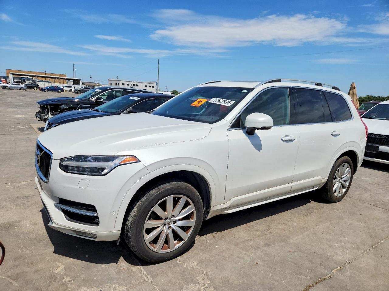 2018 Volvo XC90 Momentum, VIN YV4A22PKXJ1333641 — Rear end