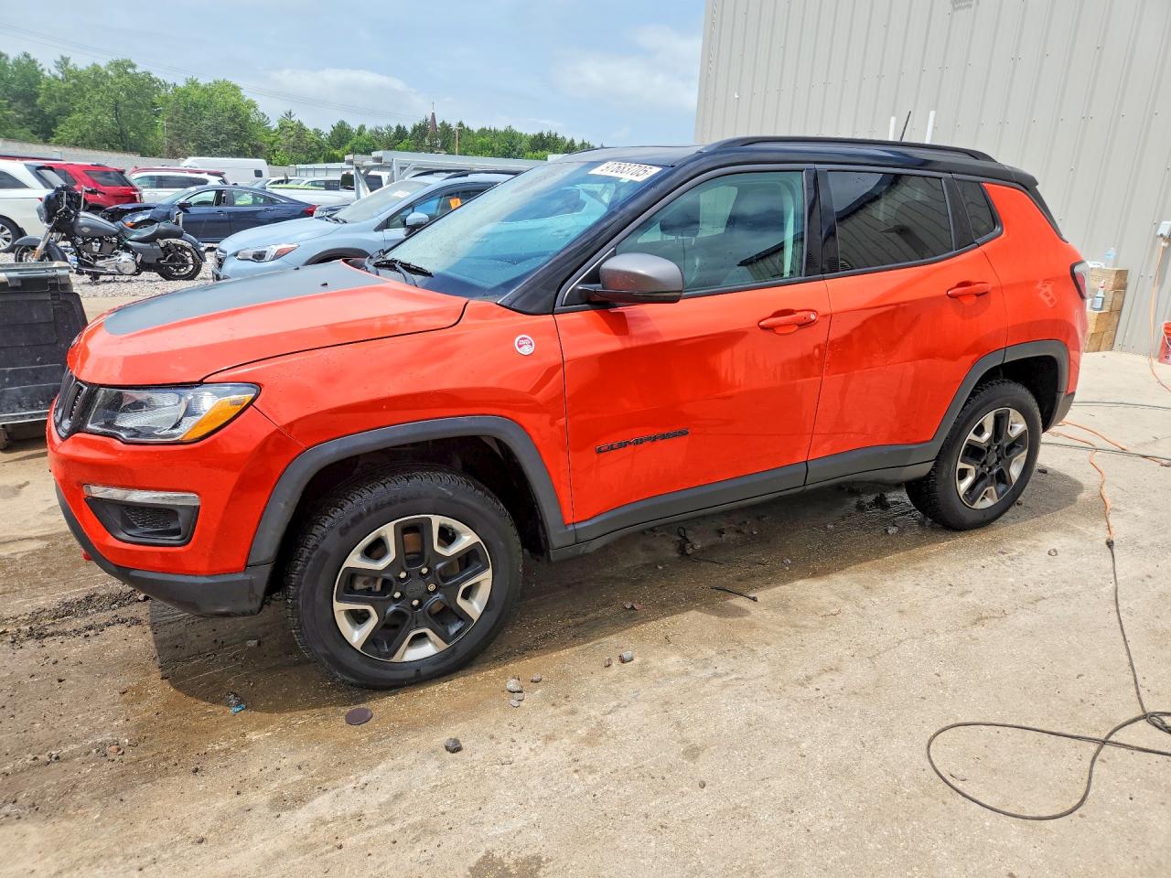 2018 Jeep Compass Trailhawk, VIN 3C4NJDDB5JT264325 — Фото с аукциона 1 of 6