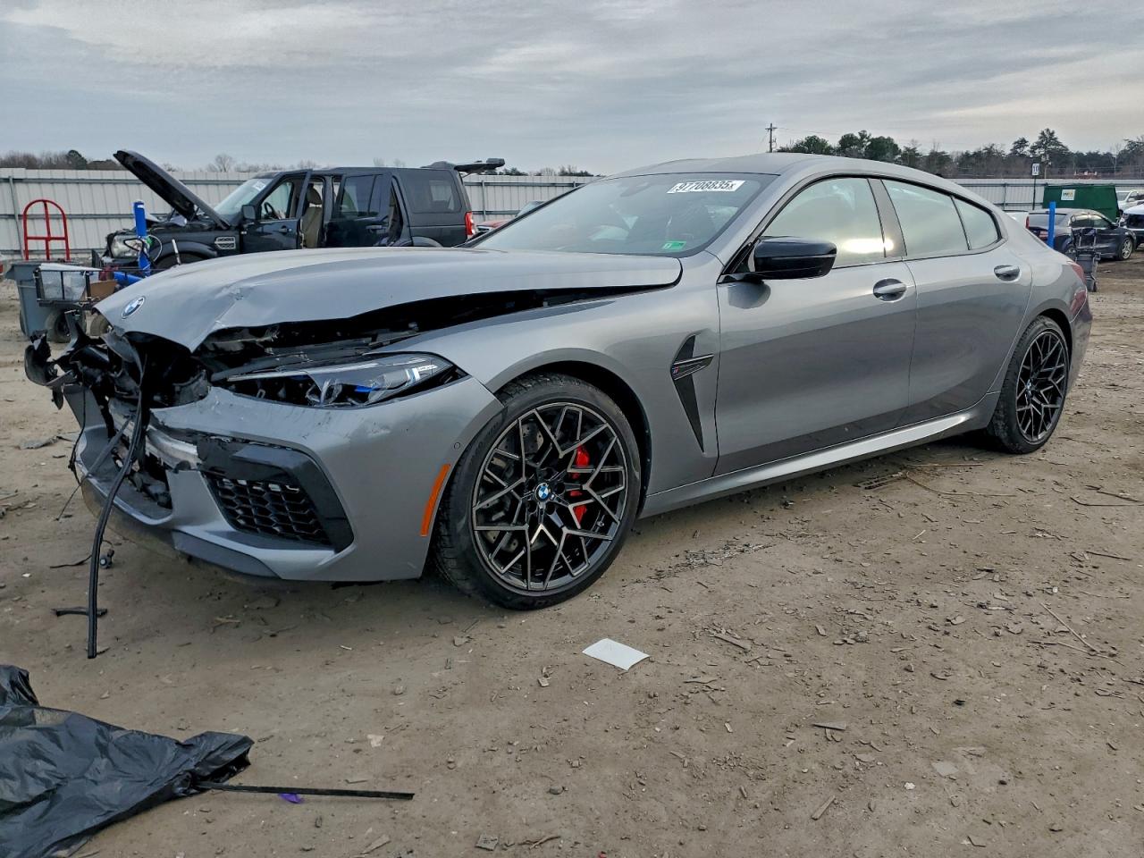 2024 BMW M8 Competition, VIN WBSGV0C05RCN12353 — Перед