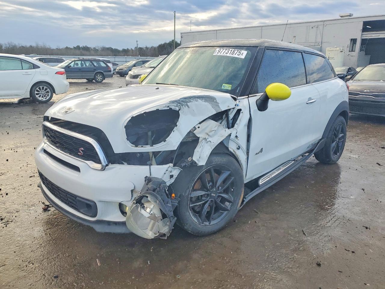 2015 MINI Paceman S, VIN WMWSS7C51FWS44942 — Front end