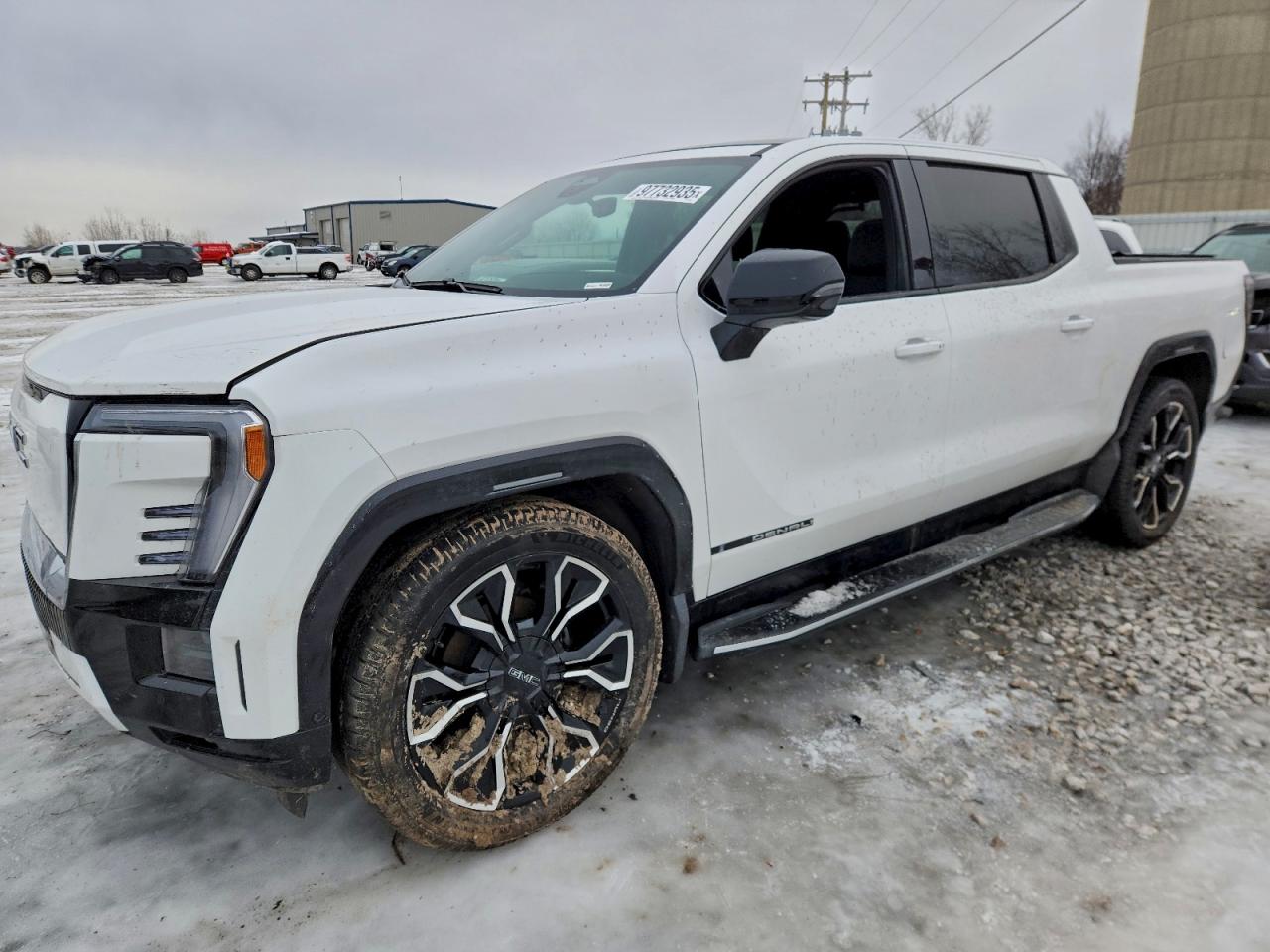 2025 GMC Sierra EV Extended Range Denali, VIN 1GT10MED9SU405941 — Front end