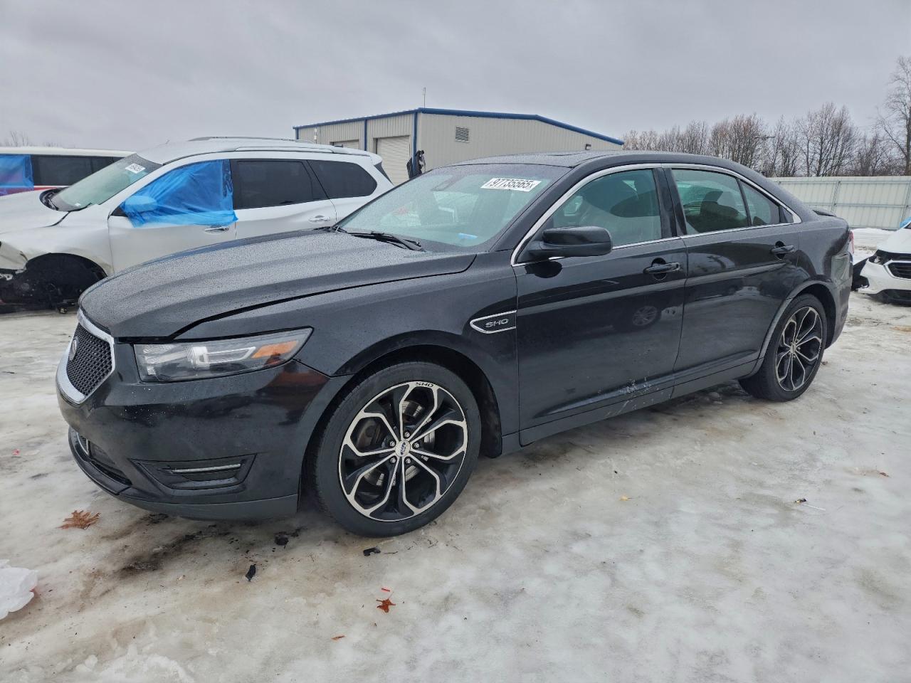 2017 Ford Taurus SHO, VIN 1FAHP2KT8HG133244 — Front end