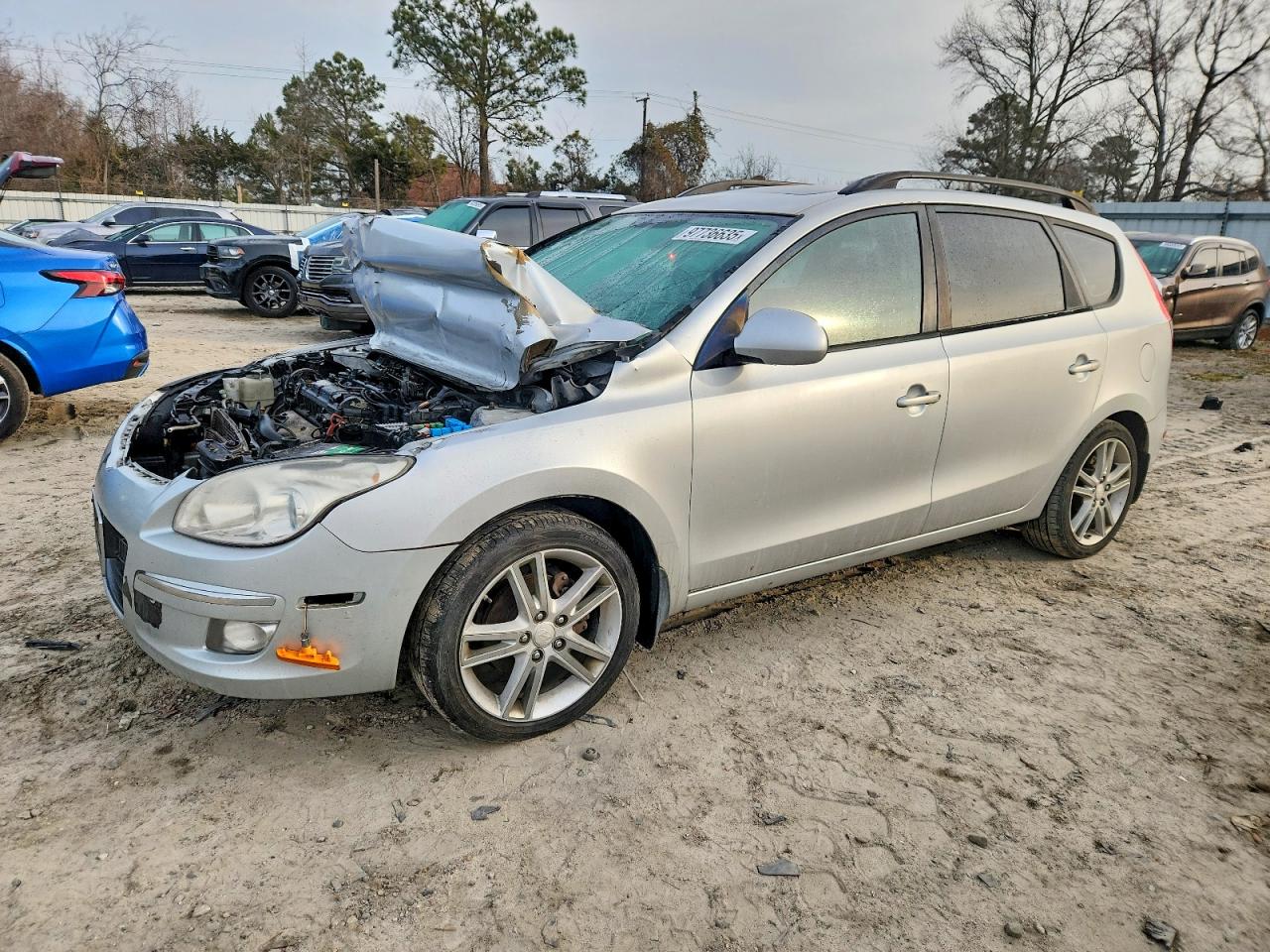 2010 Hyundai Elantra SE, VIN KMHDC8AE9AU061161 — Front end