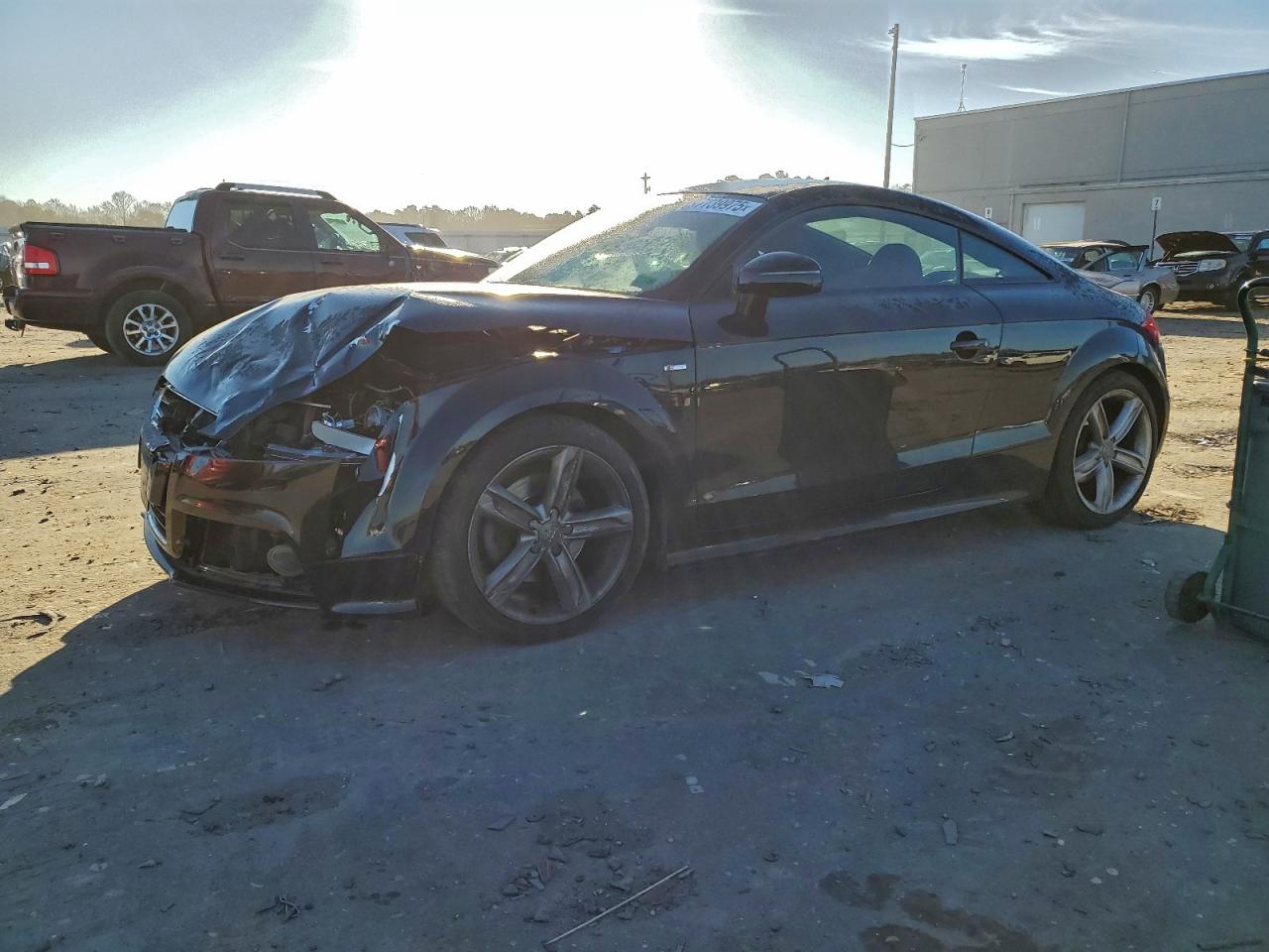 2015 Audi TT 2.0T, VIN TRUBFAFK3F1001058 — Перед