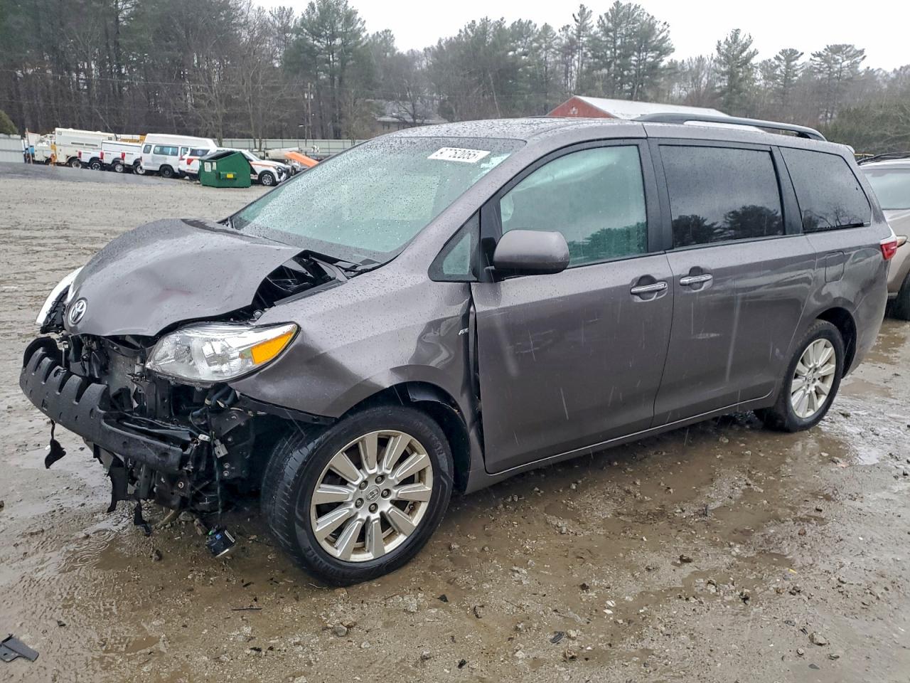 2017 Toyota Sienna XLE, VIN 5TDDZ3DC1HS178845 — Front end