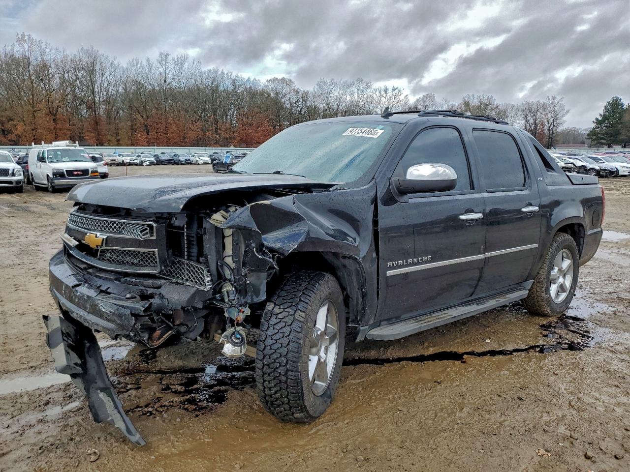 2012 Chevrolet Avalanche LTZ, VIN 3GNTKGE70CG211521 — Перед