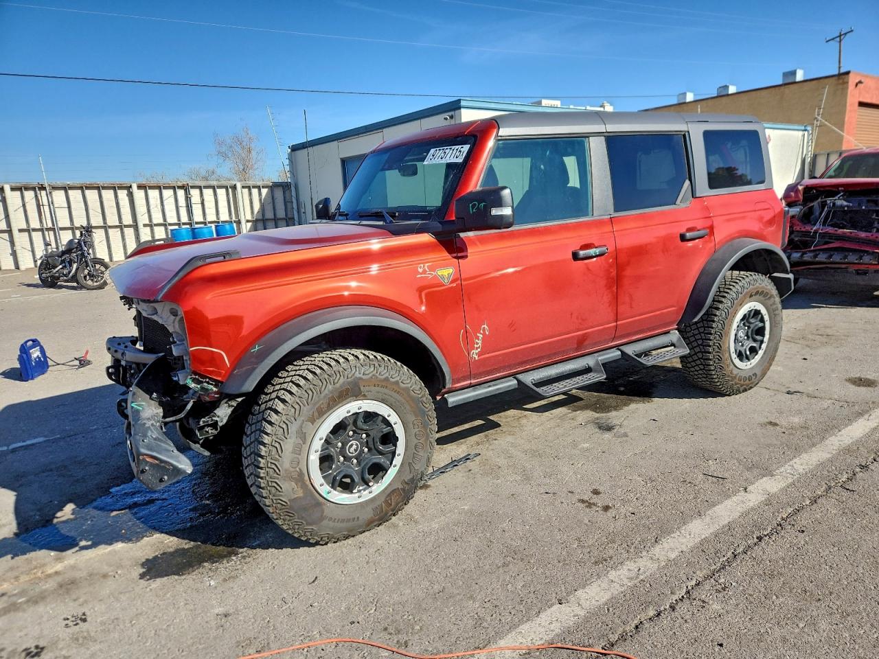2024 Ford Bronco Badlands, VIN 1FMEE9BP7RLA50858 — Front end