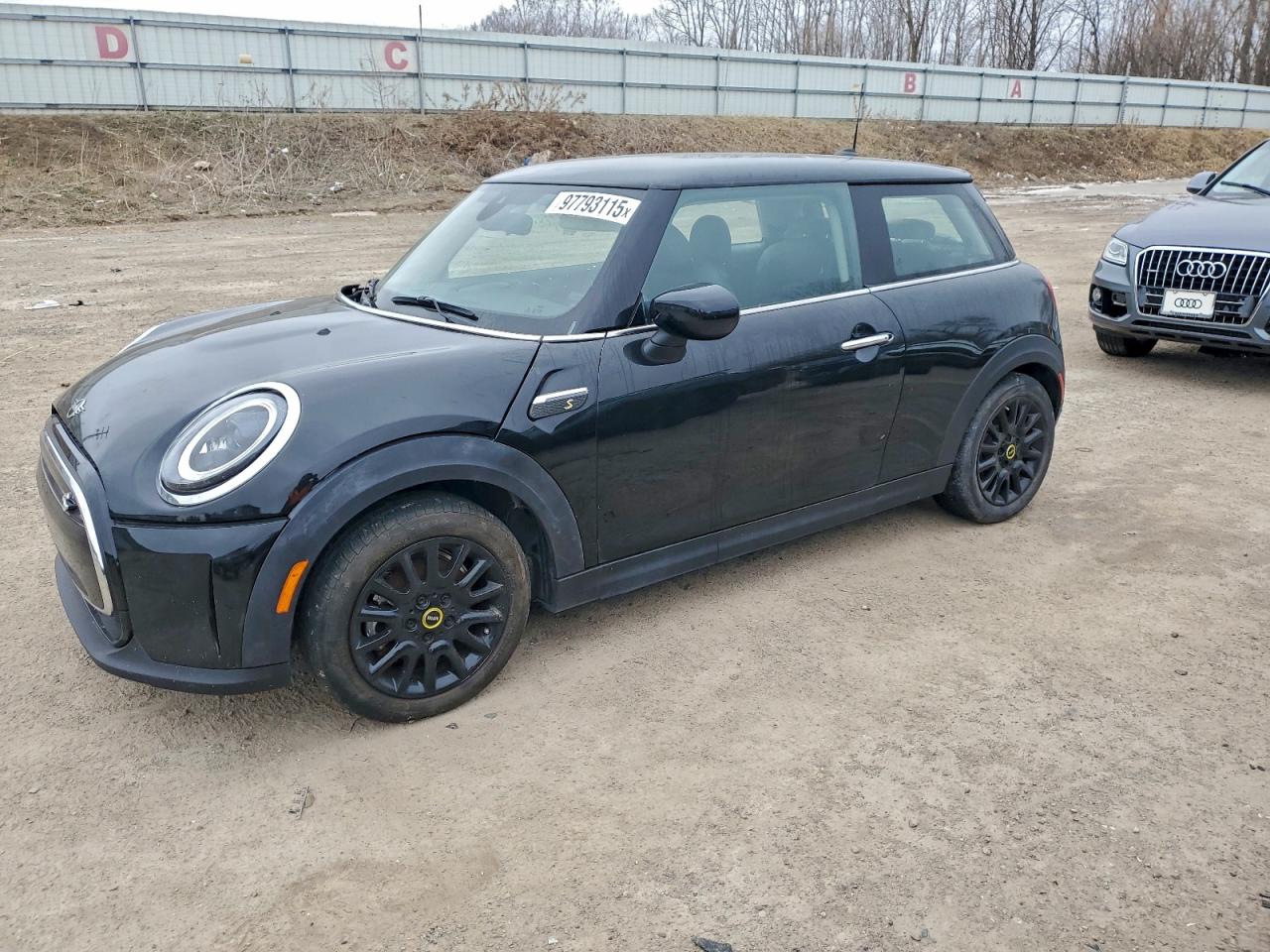 2023 MINI Hardtop Cooper SE, VIN WMW13DJ07P2S72591 — Minor dents and scratches