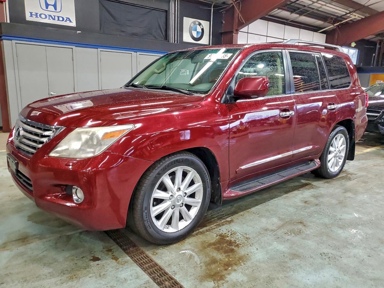 2008 Lexus LX 570, VIN JTJHY00W184018010 — Minor dents and scratches