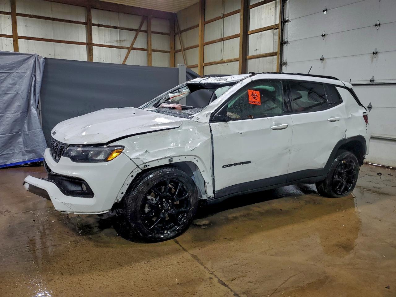 2025 Jeep Compass Latitude, VIN 3C4NJDBN7ST617713 — Опрокидывание