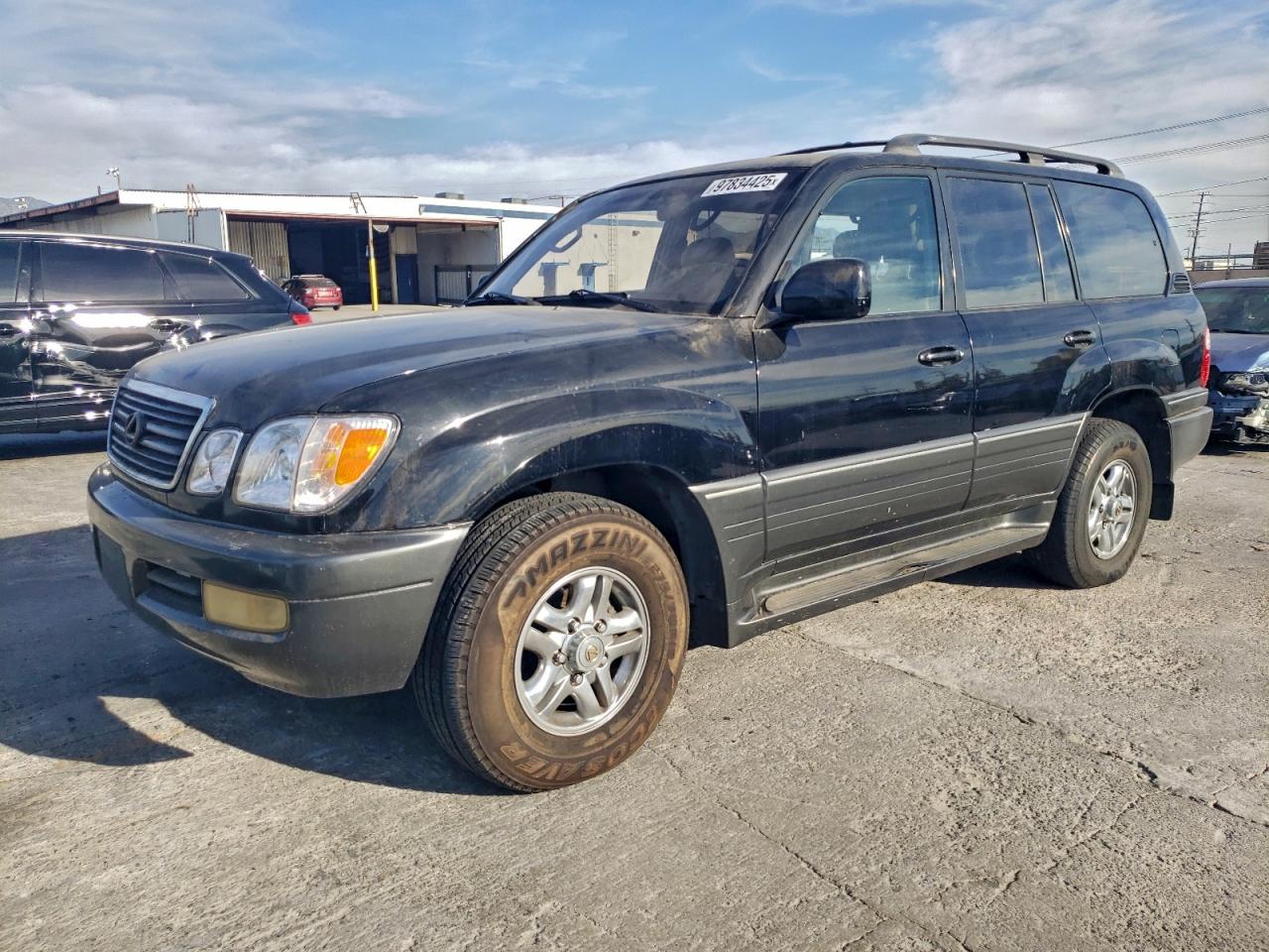1998 Lexus LX 470, VIN JT6HT00W2W0007658 — Зад