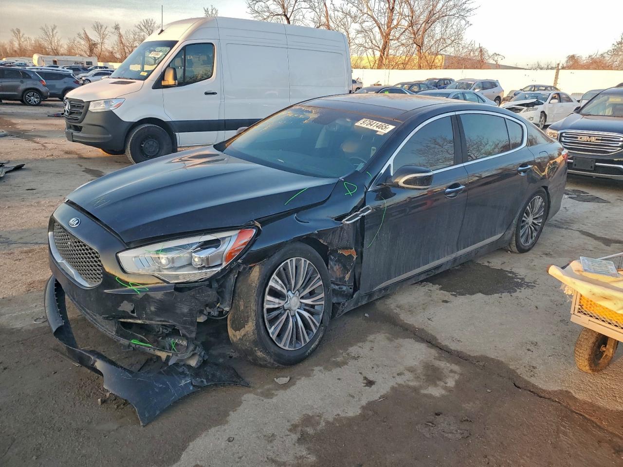 2017 Kia K900 Premium, VIN KNALT4D31H6035524 — Front end