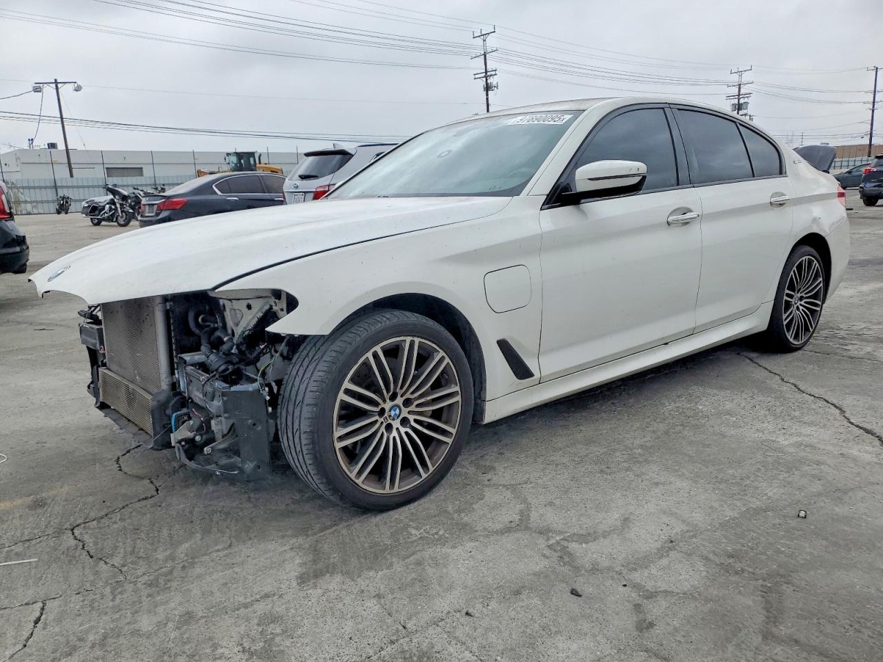 2018 BMW 5 Series 530e, VIN WBAJA9C57JB252019 — Front end