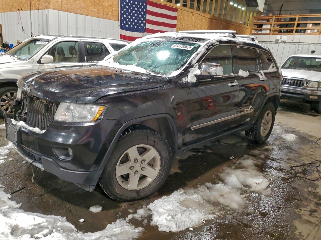 2013 Jeep Grand Cherokee Limited, VIN 1C4RJFBG8DC638633 — Auction photo 1 of 13