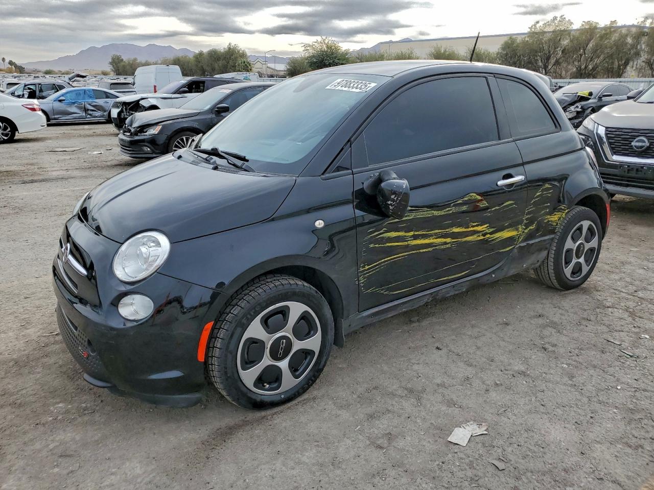 2015 FIAT 500e, VIN 3C3CFFGE8FT732733 — Side