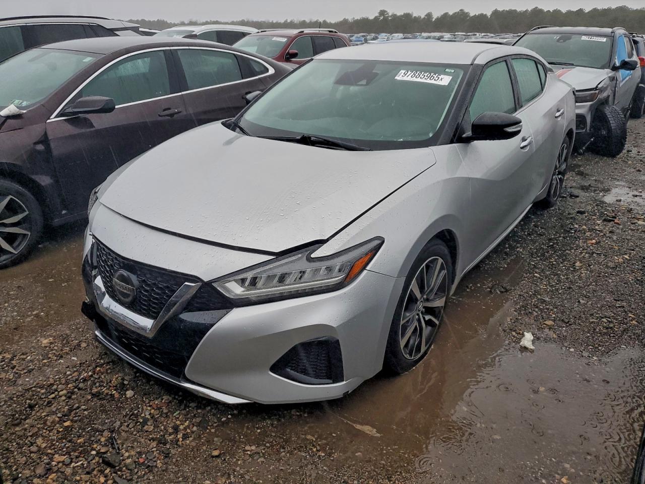 2020 Nissan Maxima SV, VIN 1N4AA6CV7LC367904 — Front end