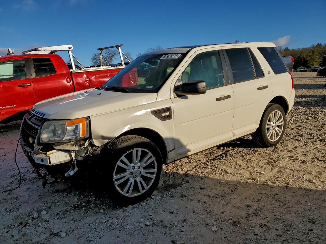 2010 Land Rover LR2 HSE, VIN SALFR2BN6AH205192 — Front end