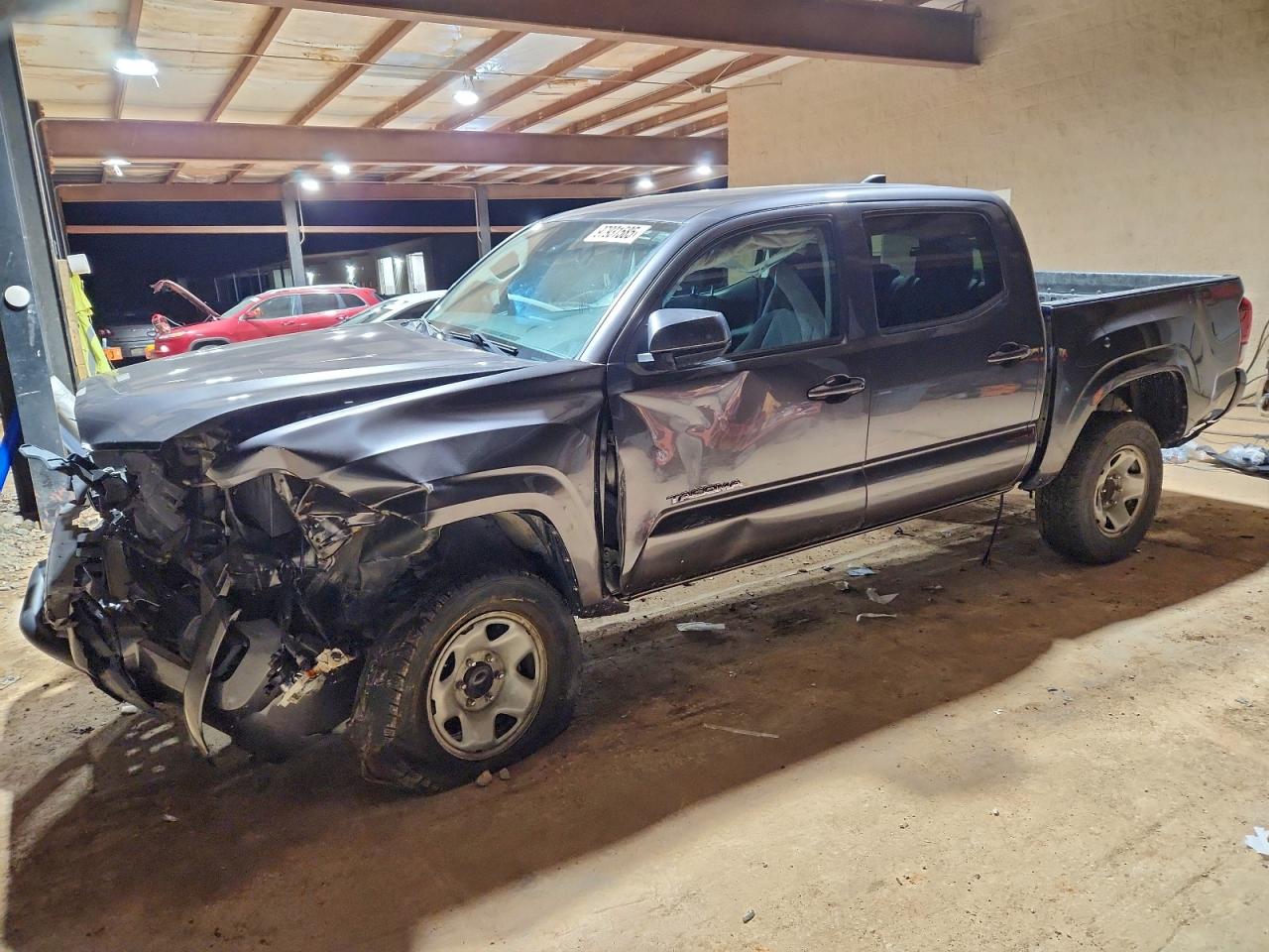 2021 Toyota Tacoma SR, VIN 5TFCZ5AN2MX256597 — Фото с аукциона 1 of 4