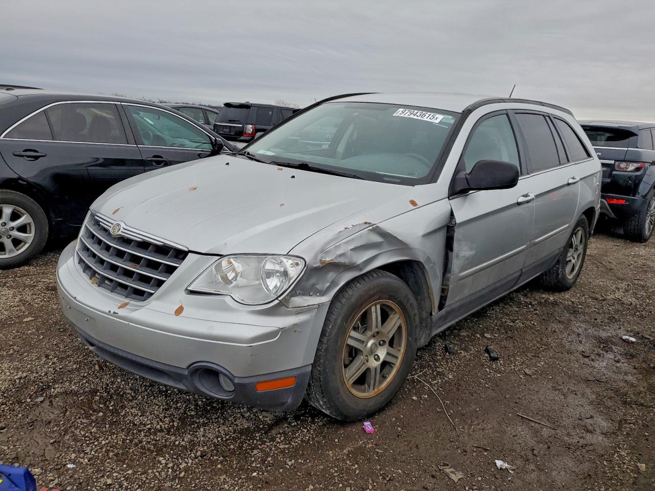 2008 Chrysler Pacifica Touring, VIN 2A8GM68X98R668624 — Front end