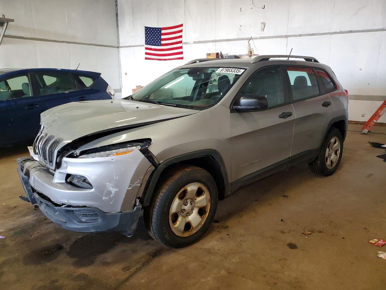 2015 Jeep Cherokee Sport, VIN 1C4PJMAB3FW609057 — Перед