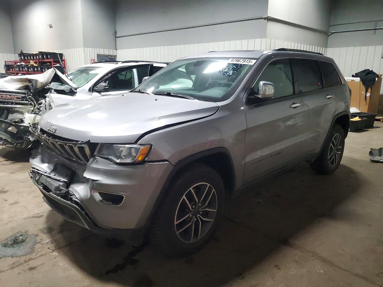 2021 Jeep Grand Cherokee 80th Anniversary, VIN 1C4RJFBG0MC569260 — Rear end