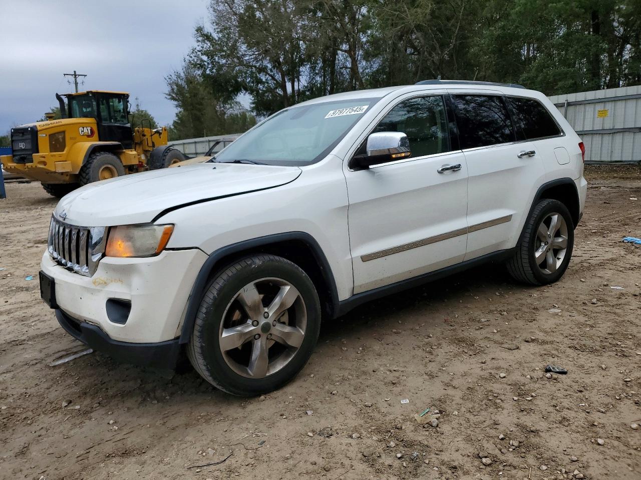 2013 Jeep Grand Cherokee Limited, VIN 1C4RJEBG9DC643267 — Front end