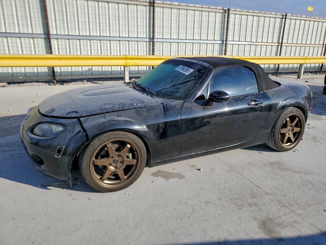 2006 Mazda MX-5 Miata Touring, VIN JM1NC25F760110686 — Front end
