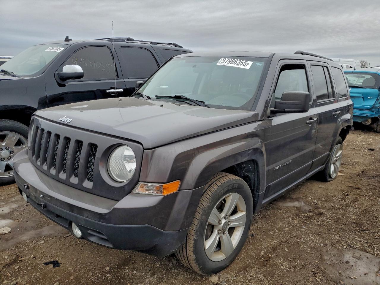 2015 Jeep Patriot Latitude, VIN 1C4NJPFB8FD367850 — Rear end