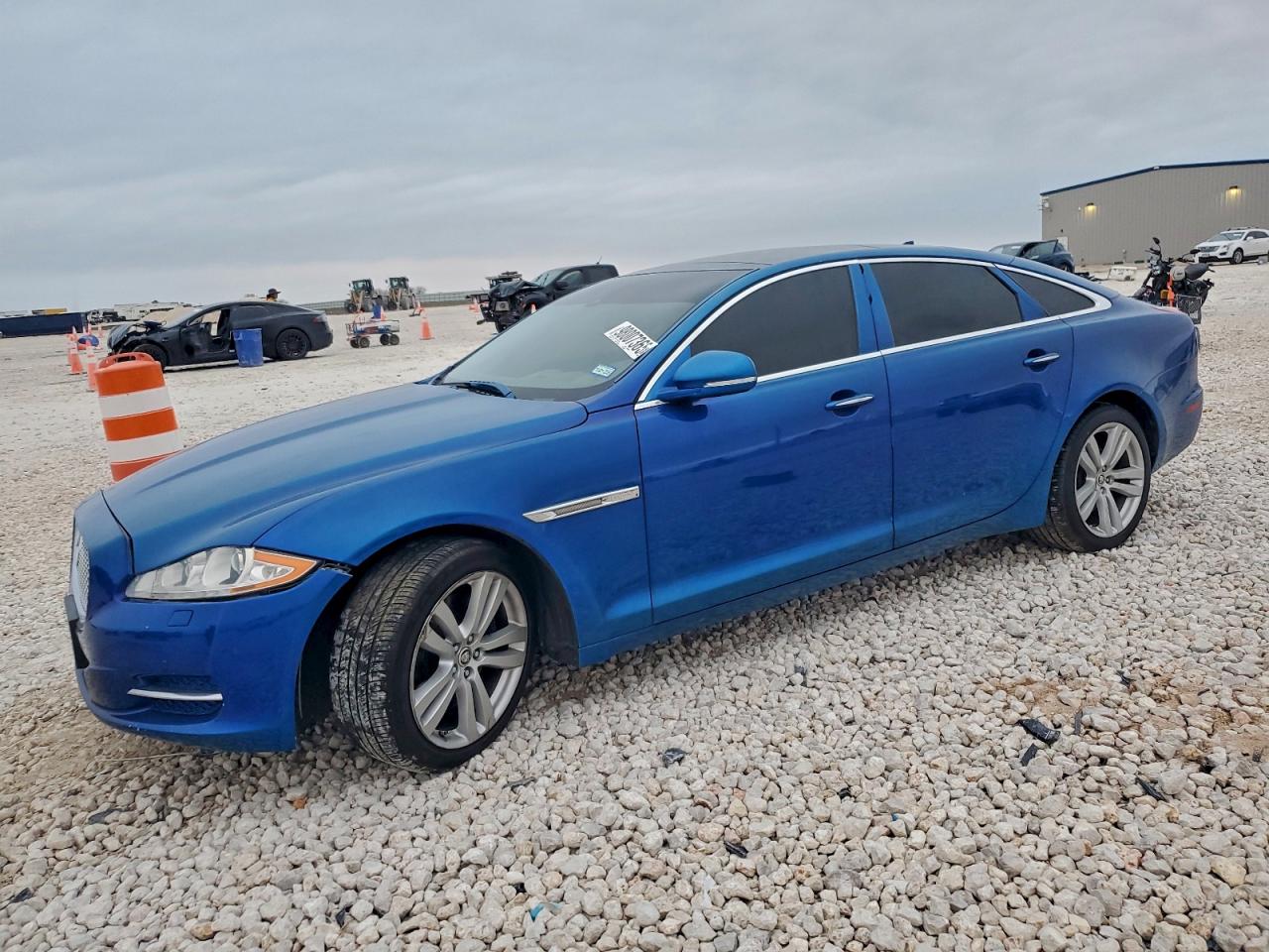 2013 Jaguar XJ Portfolio, VIN SAJWA2GB1DLV52333 — Пожар