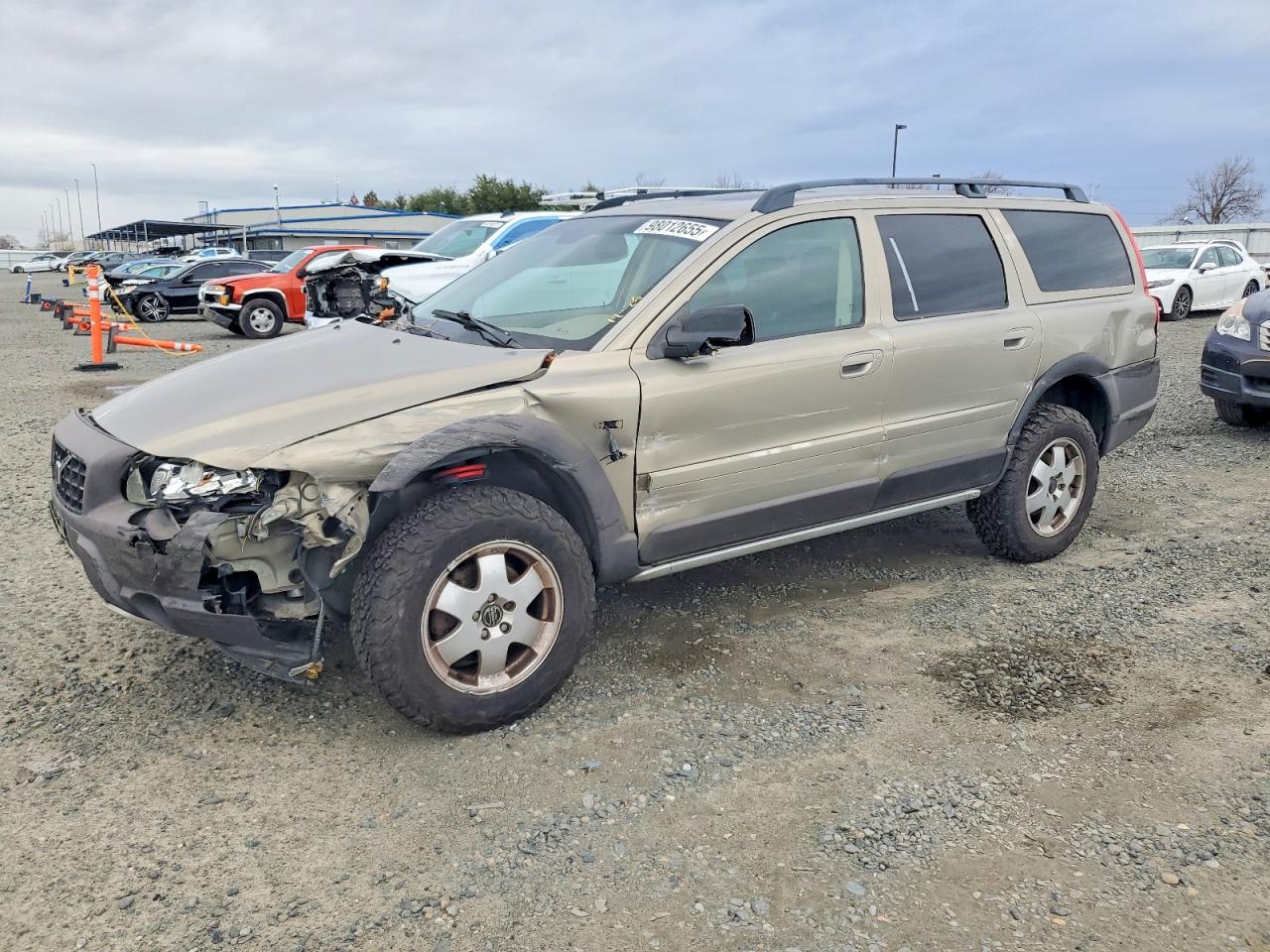 2003 Volvo V70 XC70, VIN YV1SZ59H331100770 — Перед