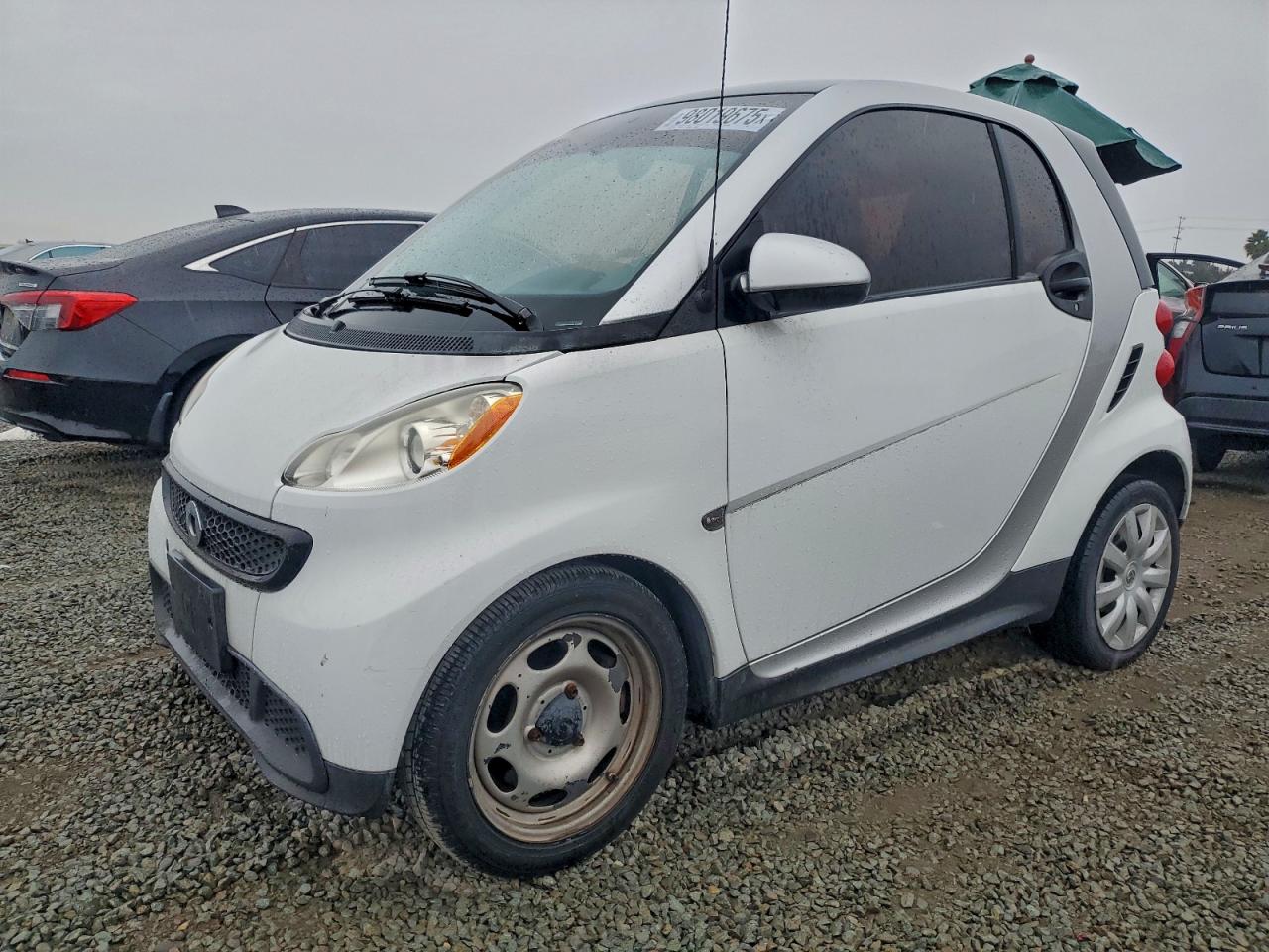 2014 Smart fortwo Pure, VIN WMEEJ3BA0EK737853 — Minor dents and scratches