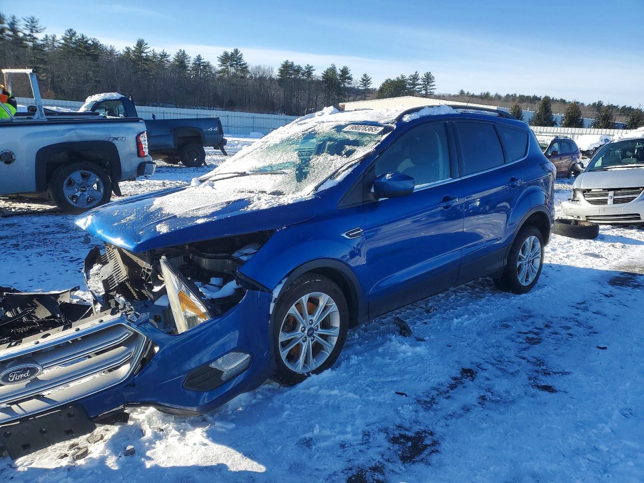 2018 Ford Escape SE, VIN 1FMCU9GD2JUC16050 — Front end