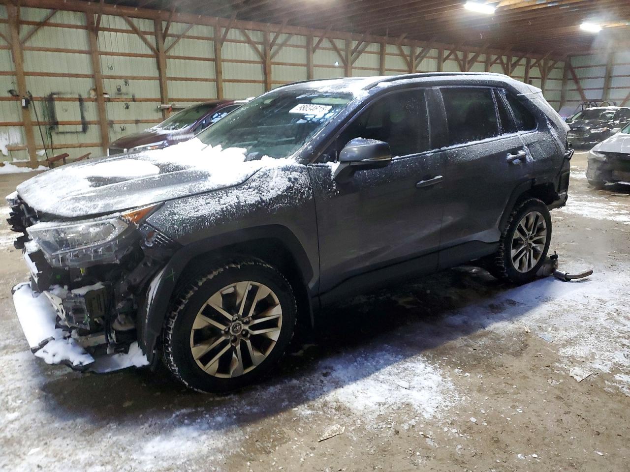 2020 Toyota RAV4 XLE, VIN 2T3R1RFV4LC089939 — Rear end