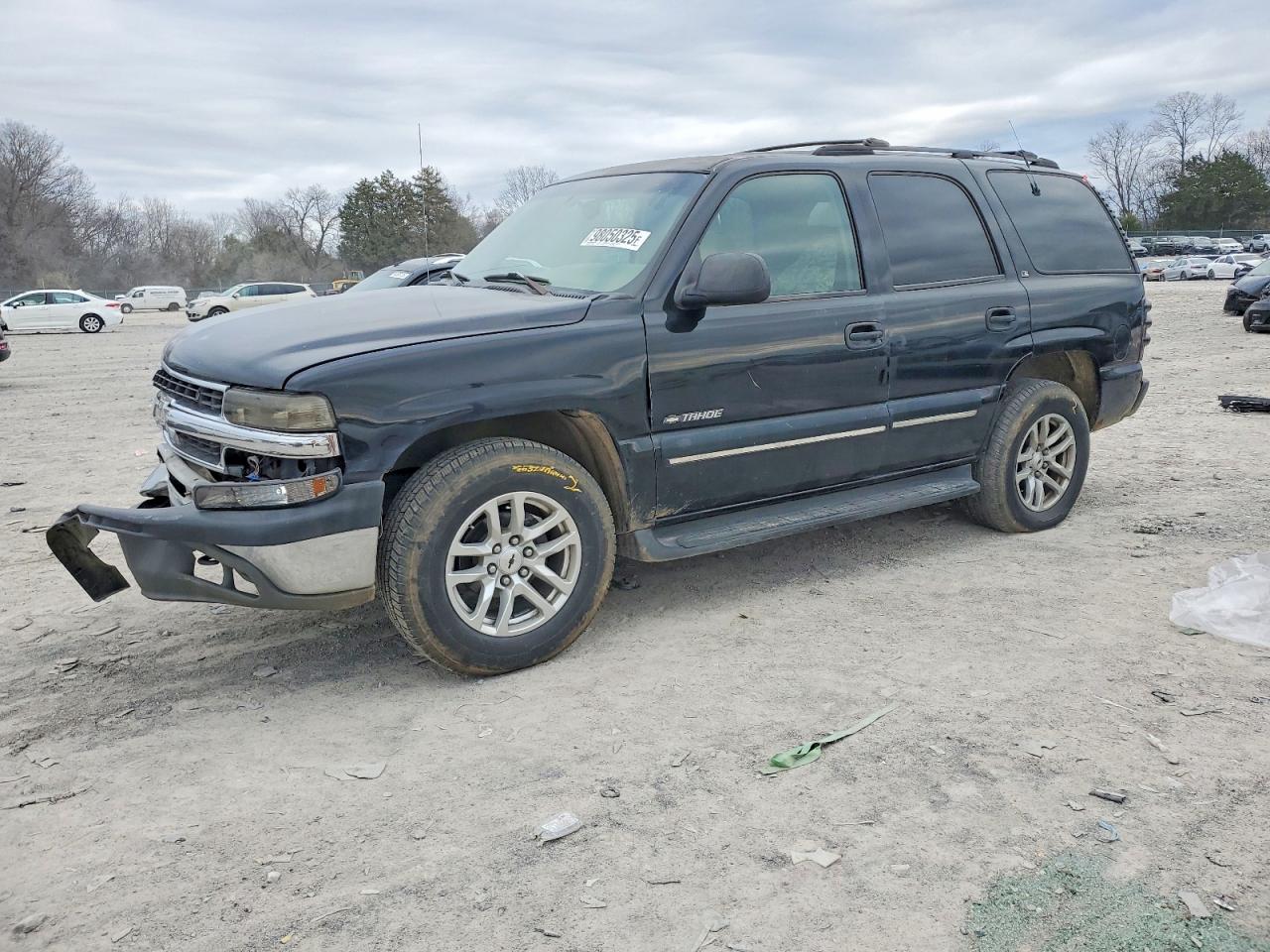 2001 Chevrolet Tahoe LS, VIN 1GNEK13T51R111594 — Front end