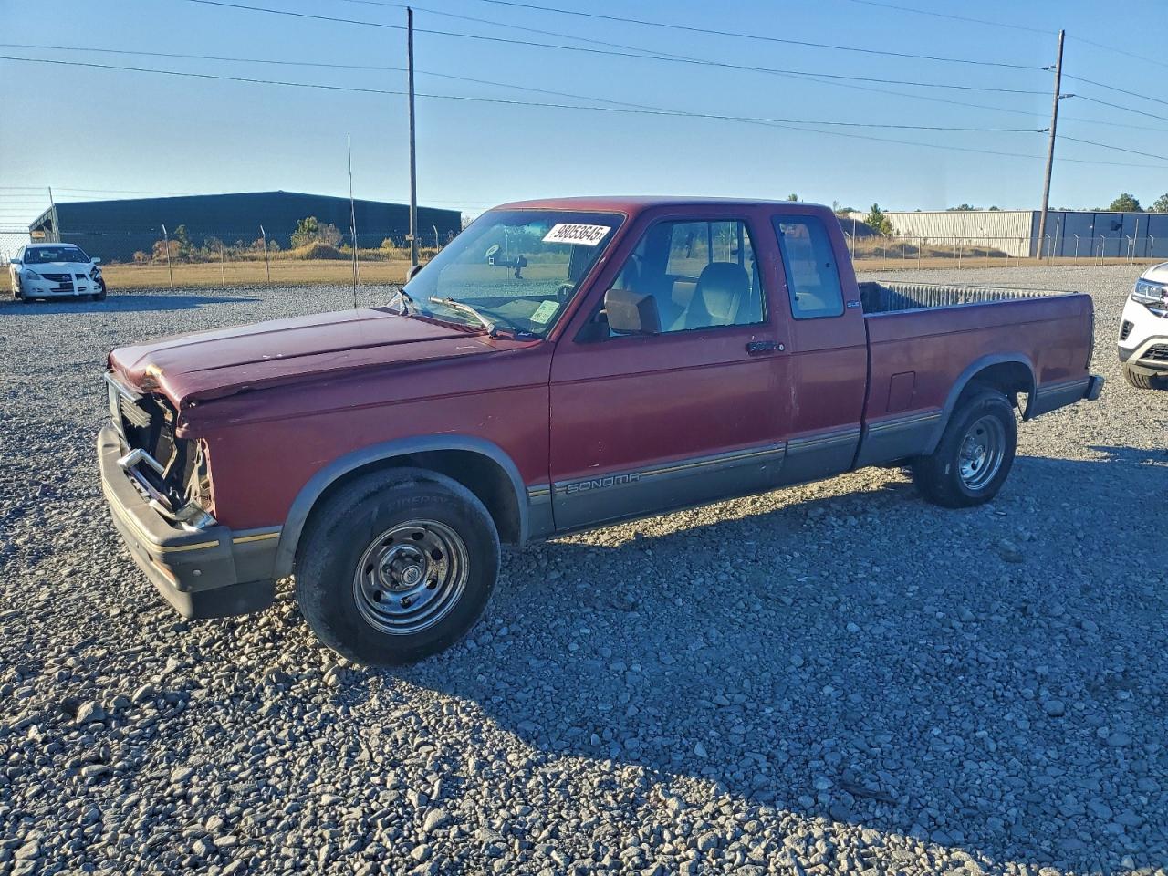 1993 GMC Sonoma SLS, VIN 1GTCS19W1P8511278 — Front end