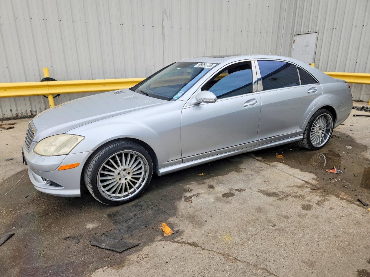 2008 Mercedes-Benz S 550, VIN WDDNG71X88A154604 — Side