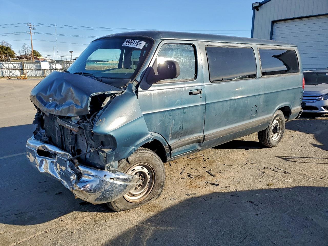 1998 Dodge RAM, VIN 2B5WB25Z3WK158016 — Front end