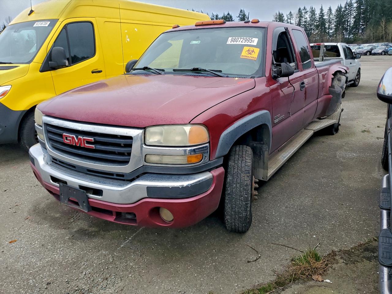 2004 GMC Sierra 3500, VIN 1GTJK39234E254220 — Rear end