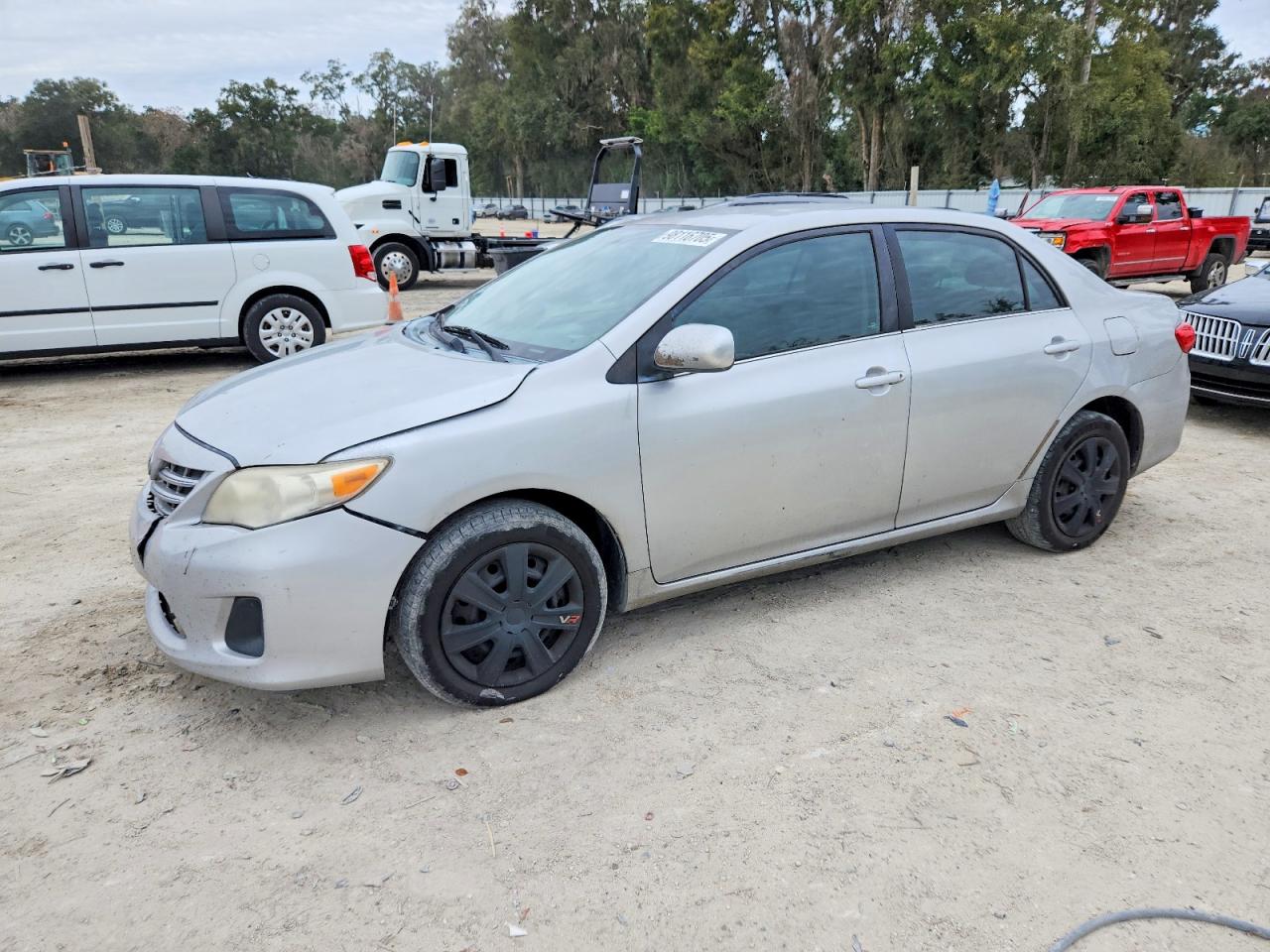 2013 Toyota Corolla LE, VIN 2T1BU4EE6DC110247 — Front end