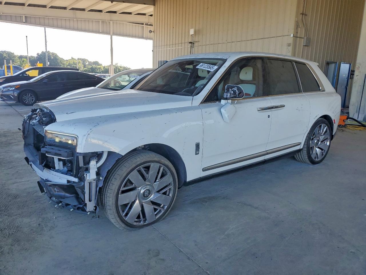 2025 Rolls-Royce Cullinan, VIN SLA13HA08SU230395 — Front end