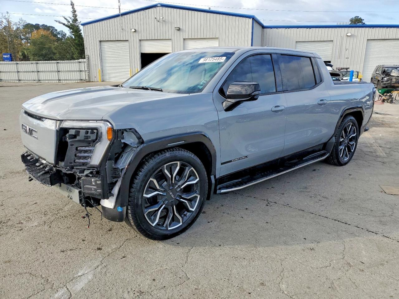 2025 GMC Sierra EV Max Range Denali, VIN 1GT40LEL7SU402857 — Front end