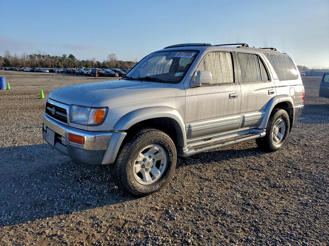 1997 Toyota 4Runner Limited, VIN JT3HN87R8V9004814 — Minor dents and scratches
