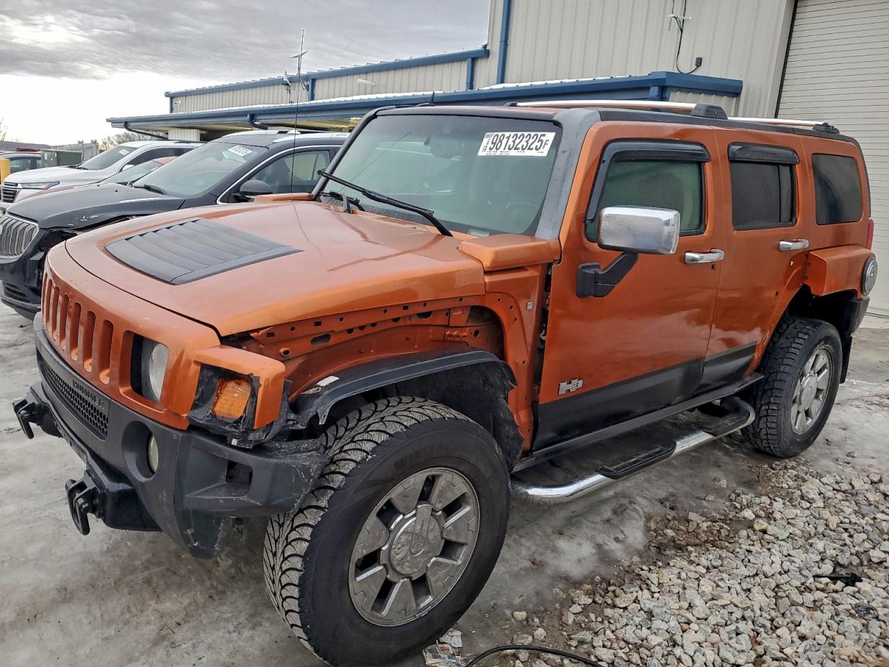 2007 Hummer H3 SUV, VIN 5GTDN13E778230686 — Бок