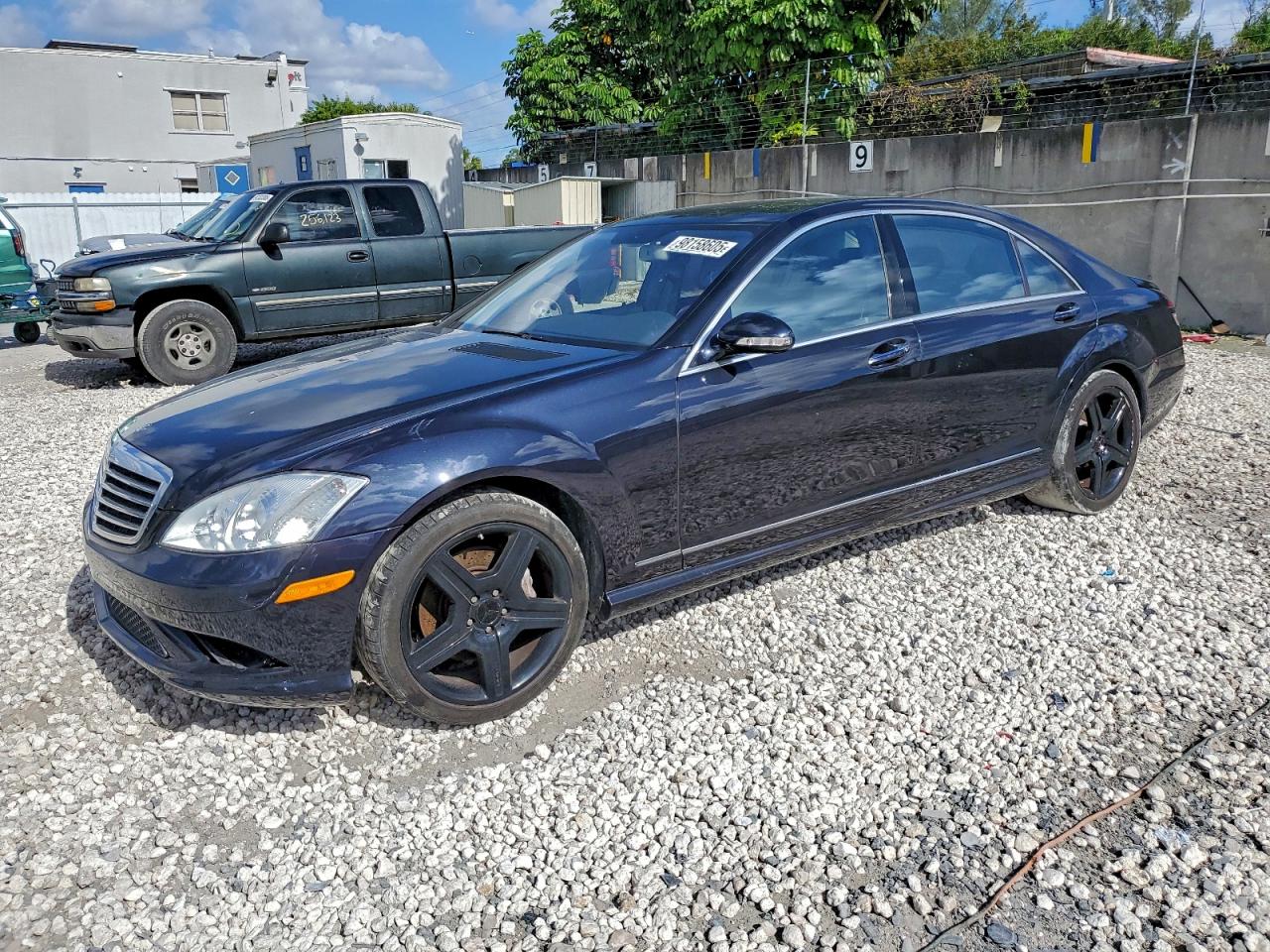 2008 Mercedes-Benz S 550, VIN WDDNG71X48A191584 — Minor dents and scratches