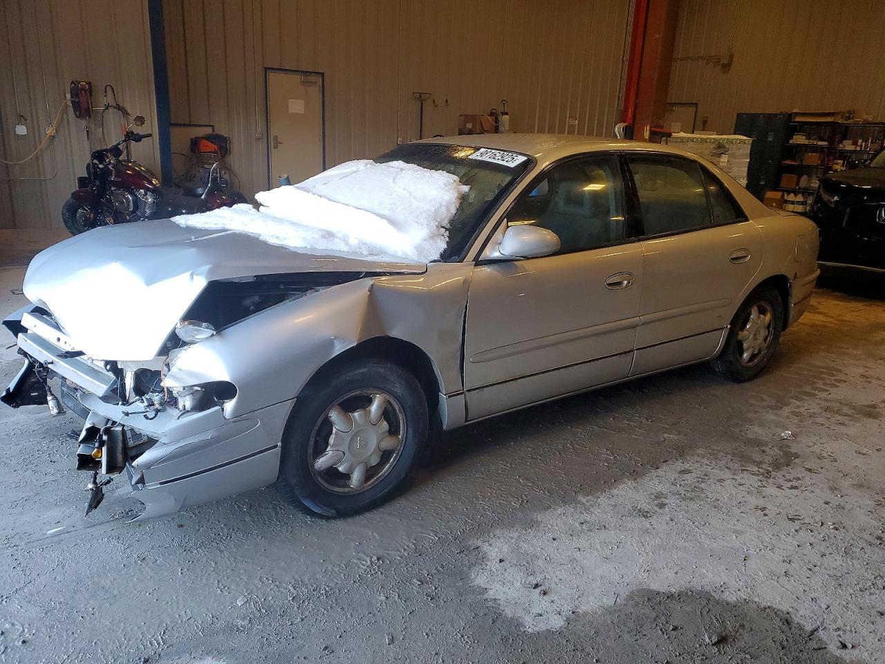 2004 Buick Regal LS, VIN 2G4WB52K541237086 — Front end